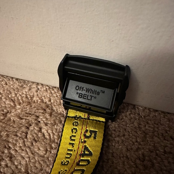 Classic 100% authentic off white belt - Picture 3 of 4
